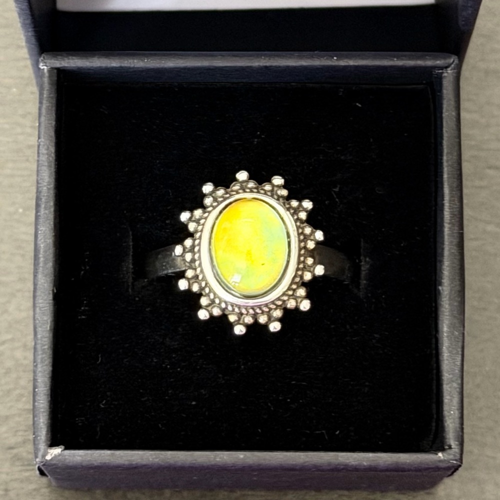 Sterling Silver Plated Flower Oval Mood Ring + Color Chart + Gift Box & Bag